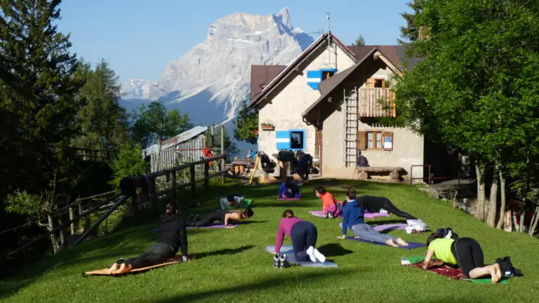 Trekking & Yoga